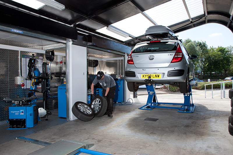 Tesco Pitstop, Milton Keynes Tyre Fitting